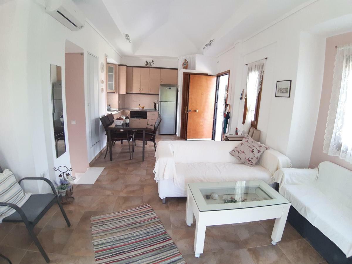 לריסוס Evgenia Maisonette מראה חיצוני תמונה